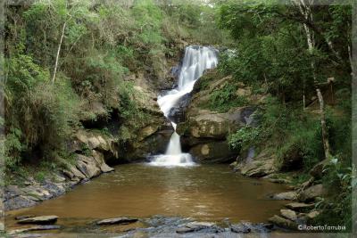 Cachoeira véu da Noiva - São Tomé das Letras MG - Foto: Roberto Torrubia Cachoeira véu da Noiva - São Tomé das Letras MG - Foto: Roberto Torrubia