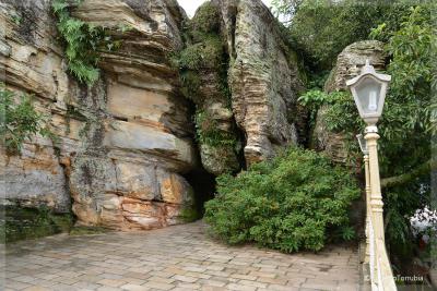 Gruta São Tomé - Centro de São Tomé das Letras MG - Foto: Roberto Torrubia Gruta São Tomé - Centro de São Tomé das Letras MG - Foto: Roberto Torrubia